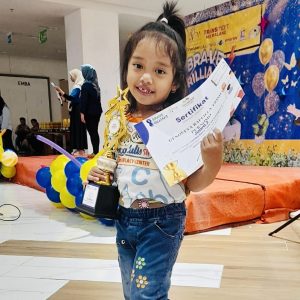 TRISHA – JUARA 2 – LOMBA BACA TULIS